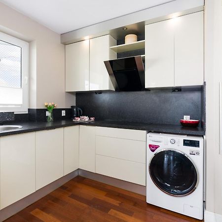 Malta Lake Apartment Balcony And Parking By Renters Prestige 포즈난 외부 사진