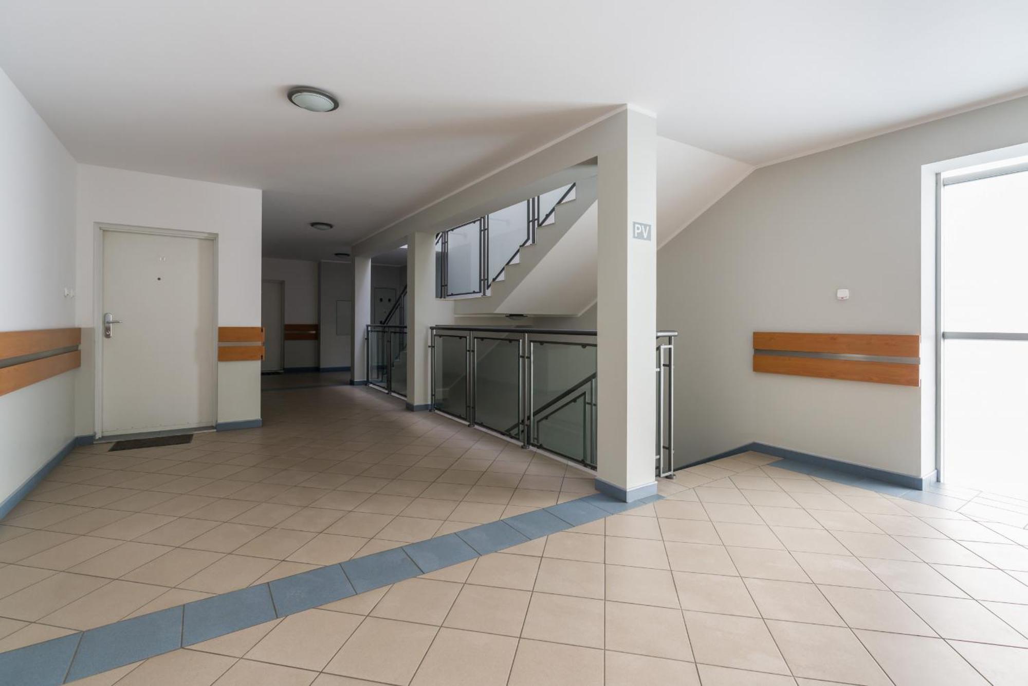 Malta Lake Apartment Balcony And Parking By Renters Prestige 포즈난 외부 사진