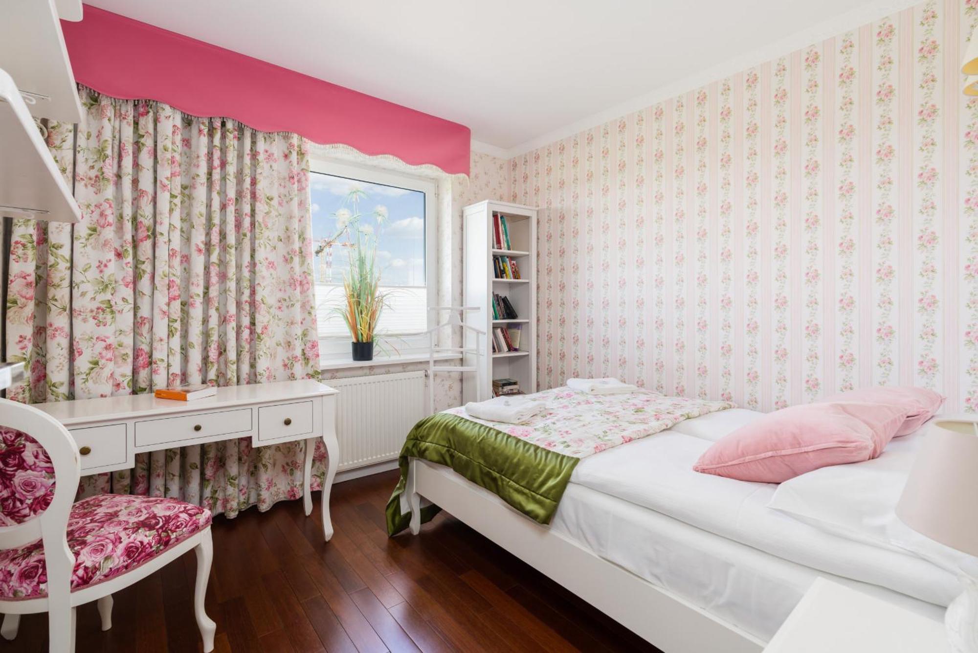 Malta Lake Apartment Balcony And Parking By Renters Prestige 포즈난 외부 사진